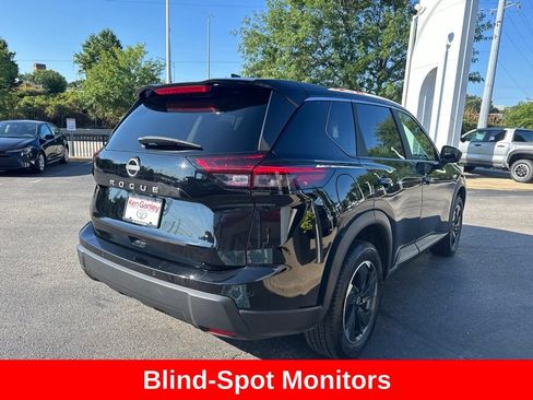 Used 2025 Nissan Rogue SV FWD image 7