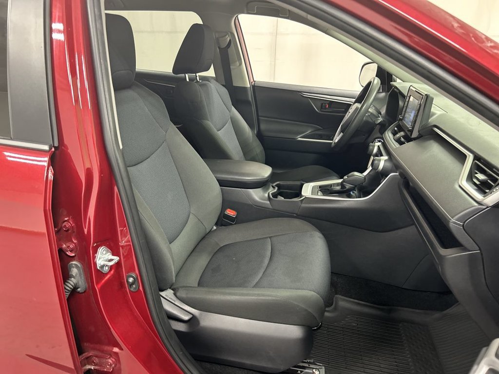 Used 2019 Toyota RAV4 LE w/ All Weather Liner Package AWD/4WD image 22