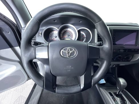 Used 2012 Toyota Tacoma 4x4 Access Cab V6 w/ SR5 Pkg image 16