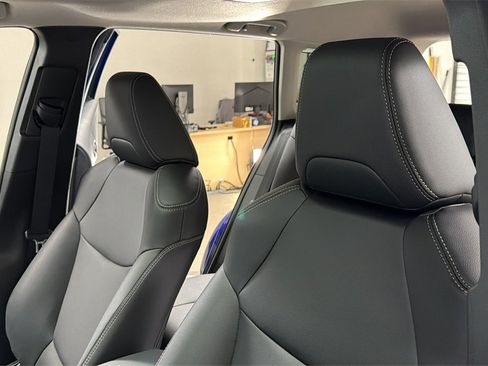 Certified 2025 Toyota Corolla Cross XLE image 13