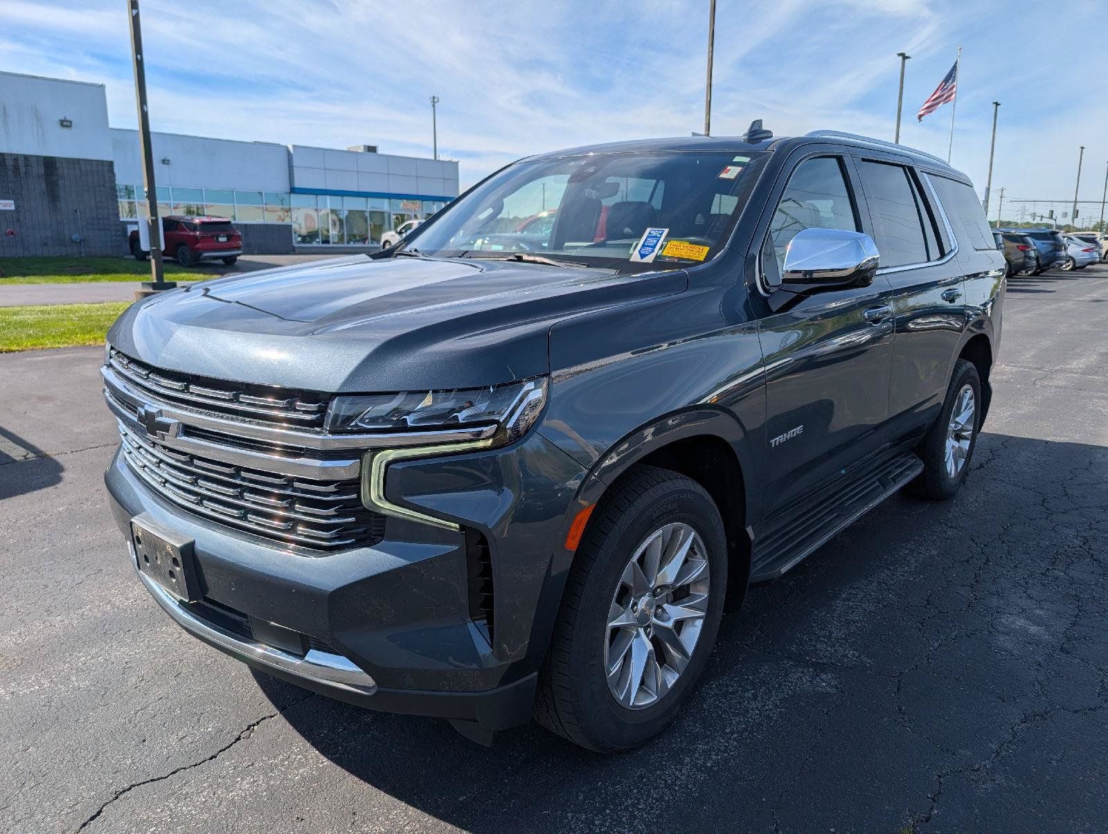 Used 2021 Chevrolet Tahoe Premier w/ Premium Package AWD/4WD image 4