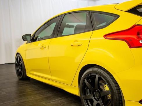 Used 2017 Ford Focus ST w/ Equipment Group 402A image 32