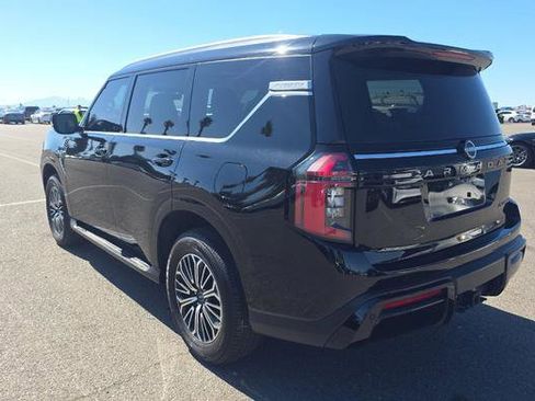 Used 2025 Nissan Armada Platinum image 4