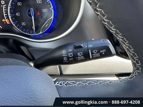 Used 2023 Chrysler Pacifica Touring-L FWD image 28