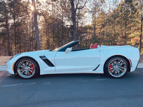 Used 2015 Chevrolet Corvette Z06 w/ 3LZ Preferred Equipment Group image 6