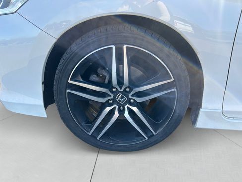 Used 2017 Honda Accord Sport image 14