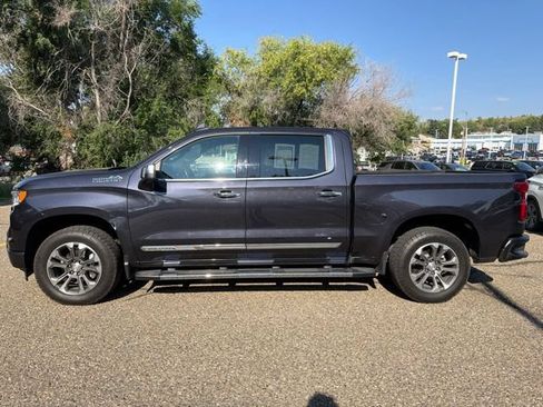 Used 2024 Chevrolet Silverado 1500 High Country w/ Technology Package AWD/4WD image 2