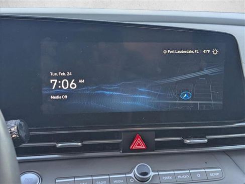 Used 2023 Hyundai Elantra SEL w/ Convenience Package image 12