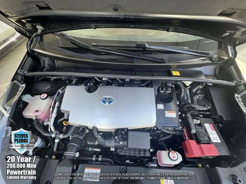 Used 2018 Toyota Prius Two image 31