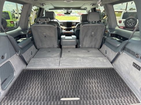 Used 2022 Jeep Grand Wagoneer Series II w/ Convenience Group III image 9