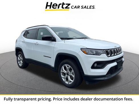 Used 2025 Jeep Compass Latitude AWD/4WD image 1