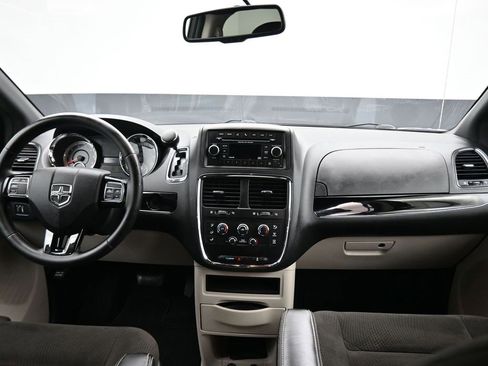 Used 2016 Dodge Grand Caravan SE image 41