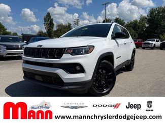 Used 2025 Jeep Compass Latitude w/ Altitude Special Edition AWD/4WD video 1