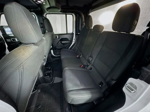 Used 2021 Jeep Gladiator Willys image 21