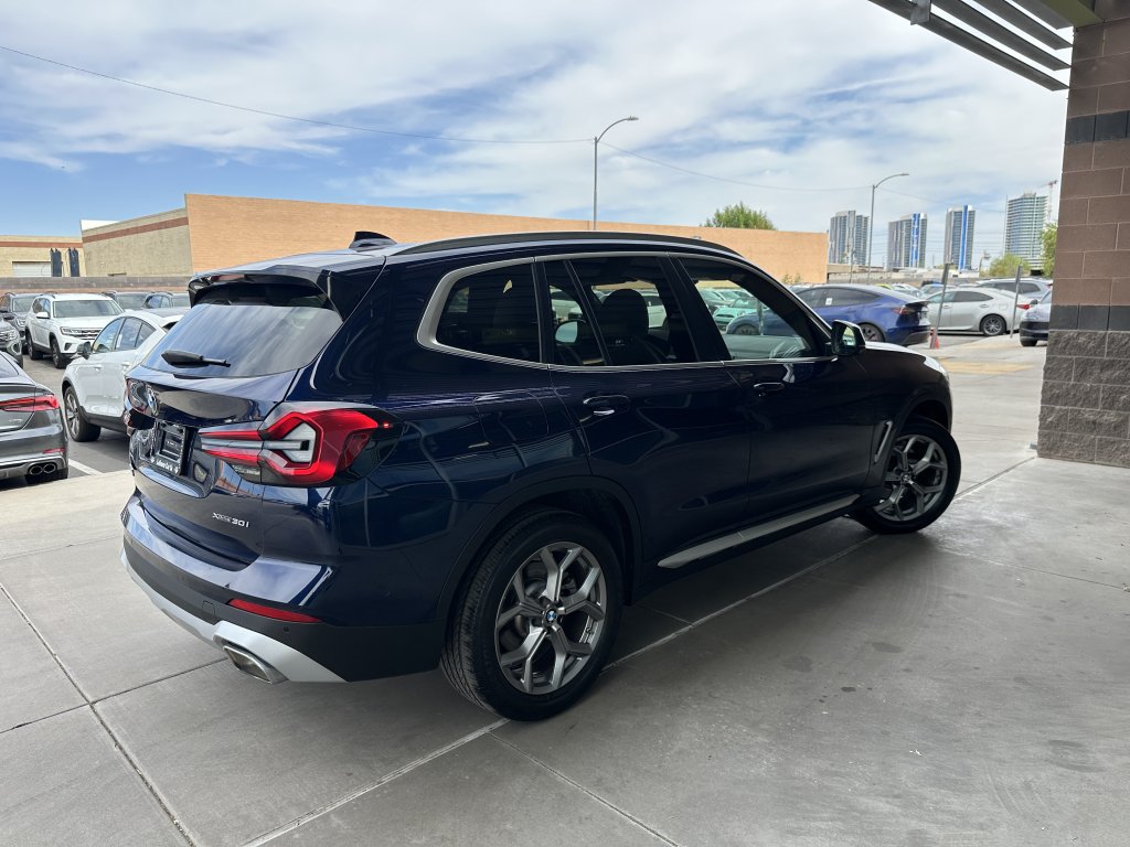Used 2024 BMW X3 xDrive30i w/ Premium Package AWD/4WD image 3