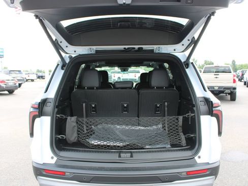 New 2026 Chevrolet Traverse LT w/ Enhanced Driving Package FWD image 14