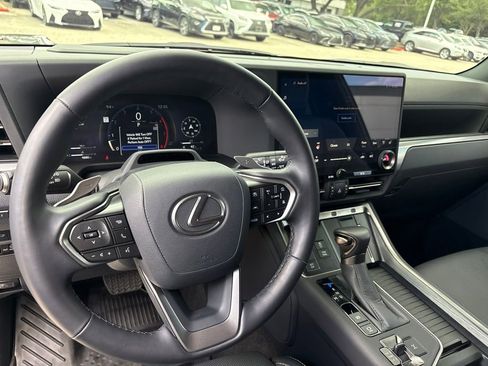 Used 2025 Lexus GX 550 w/ Accessory Package (Z1) AWD/4WD image 13