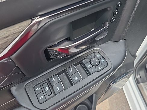 New 2025 RAM 2500 Limited image 15