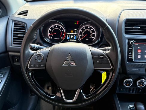 Used 2018 Mitsubishi Outlander Sport LE AWD/4WD image 35