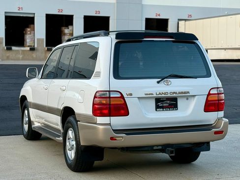 Used 2000 Toyota Land Cruiser w/ Convenience Pkg AWD/4WD image 16