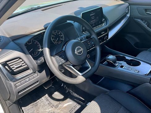 Used 2022 Nissan Rogue SV FWD image 18