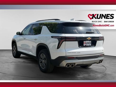 Used 2024 Chevrolet Traverse LT AWD/4WD image 8