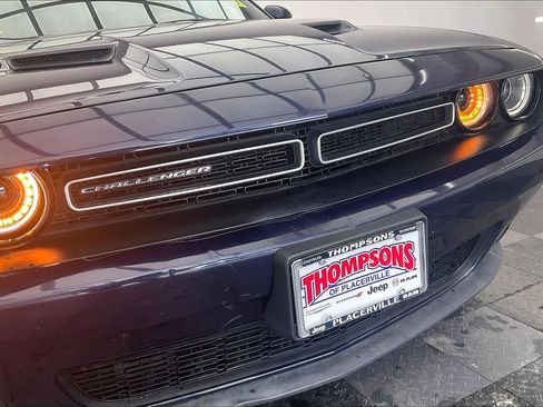Used 2015 Dodge Challenger SXT w/ Driver Convenience Group RWD image 29