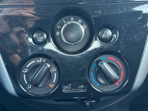 Used 2018 Nissan Versa Note SV image 22