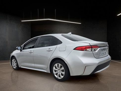 Used 2020 Toyota Corolla LE FWD image 5