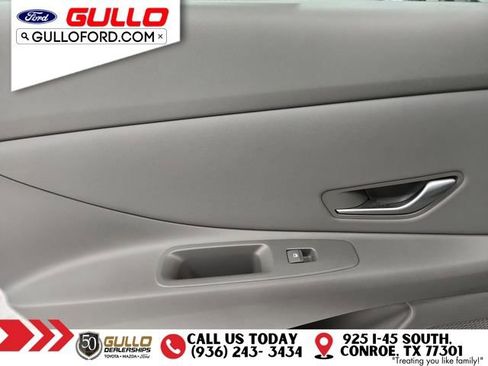 Used 2025 Hyundai Elantra SEL image 16