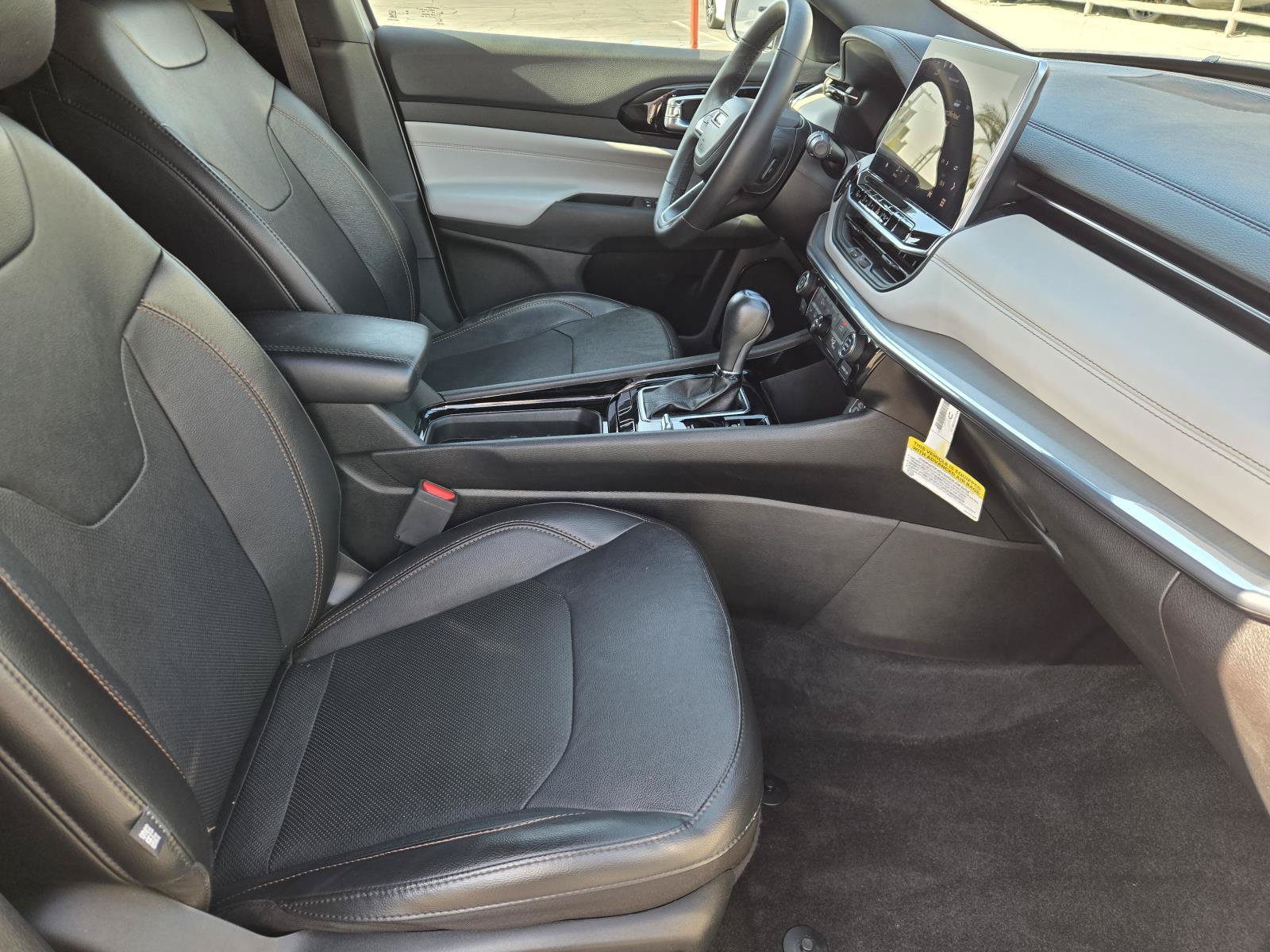 Used 2023 Jeep Compass Limited AWD/4WD image 33