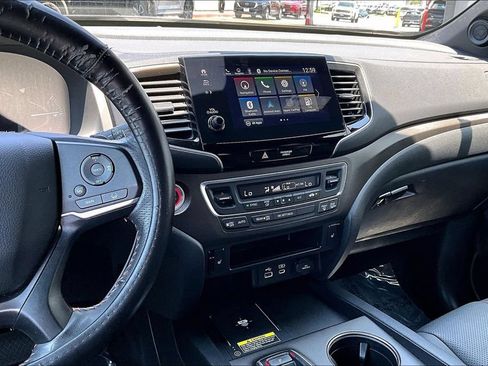 Used 2025 Honda Passport TrailSport image 8