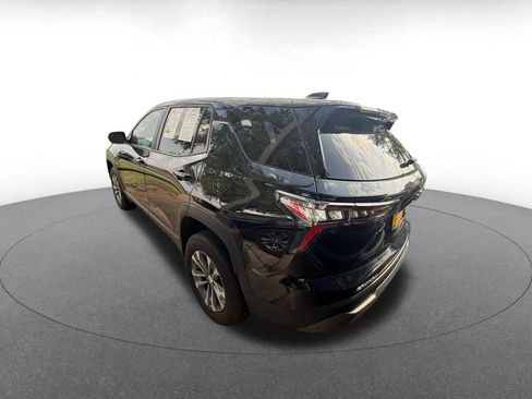 Used 2025 Chevrolet Equinox LT FWD image 4