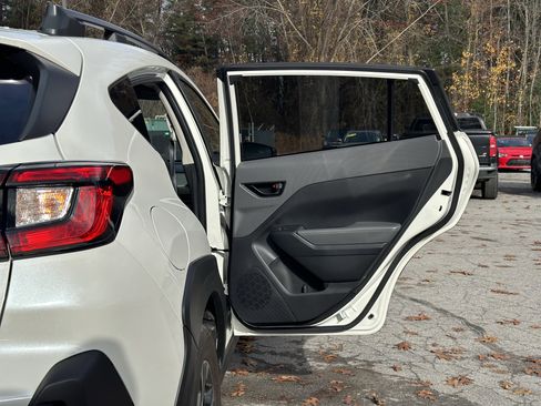 Used 2024 Subaru Crosstrek 2.0i Premium image 38