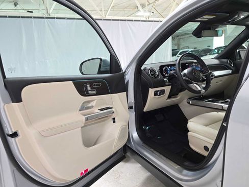 Used 2026 Mercedes-Benz GLB 250 4MATIC image 19