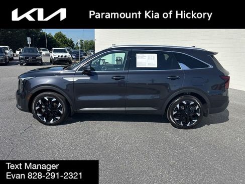 Used 2025 Kia Sorento SX FWD image 4