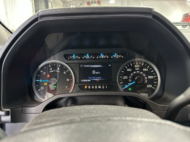 Used 2016 Ford F150 XLT w/ Equipment Group 302A Luxury AWD/4WD image 14