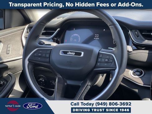 Used 2023 Jeep Grand Cherokee Limited w/ Luxury Tech Group II RWD image 15
