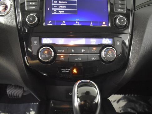 Used 2022 Nissan Rogue Sport SV AWD/4WD image 24