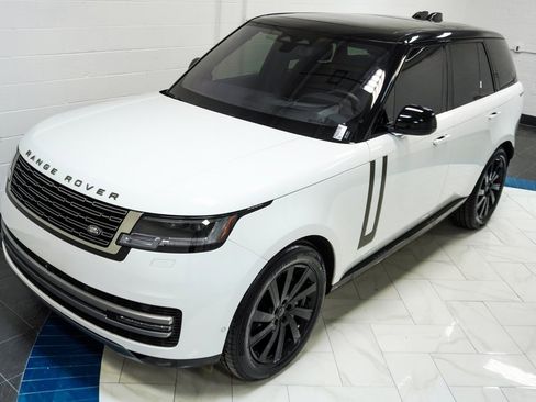 Used 2023 Land Rover Range Rover SE image 16