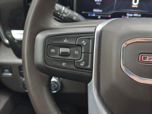 Used 2025 GMC Sierra 1500 SLT AWD/4WD image 18