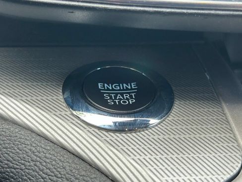 Used 2023 Ford Explorer XLT w/ Equipment Group 202A RWD image 43