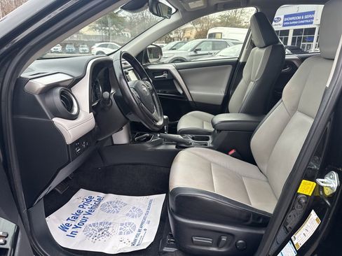 Used 2017 Toyota RAV4 Limited image 21