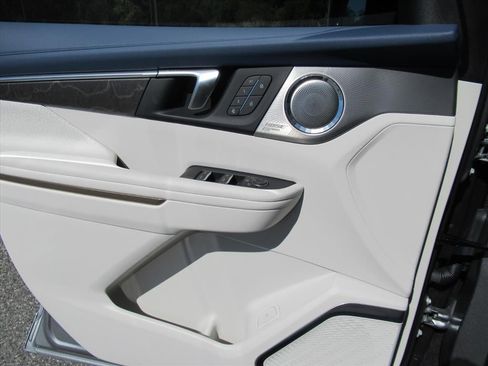 New 2026 Buick Enclave Avenir w/ Super Cruise Package FWD image 21
