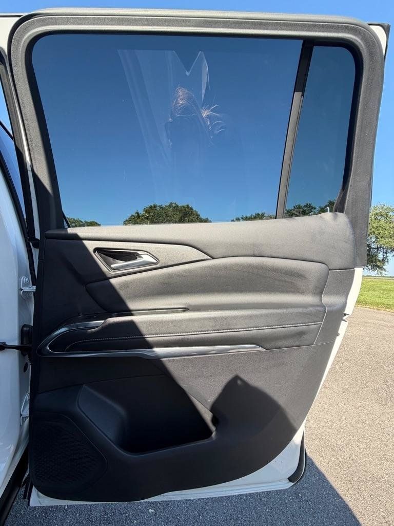 Used 2024 Chevrolet Traverse LT FWD image 17