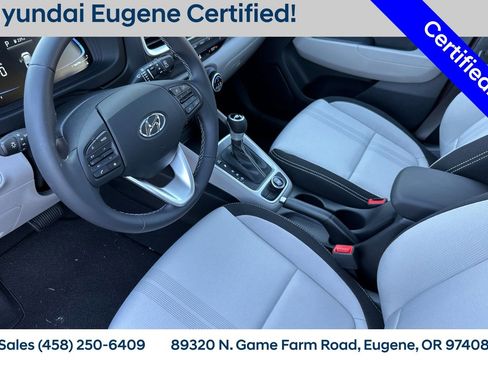 Used 2025 Hyundai Venue SEL FWD image 12