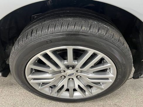 Used 2024 Ford Expedition Max Limited image 18