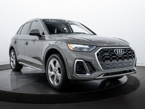 Certified 2023 Audi Q5 2.0T Premium Plus w/ Premium Plus Package image 2
