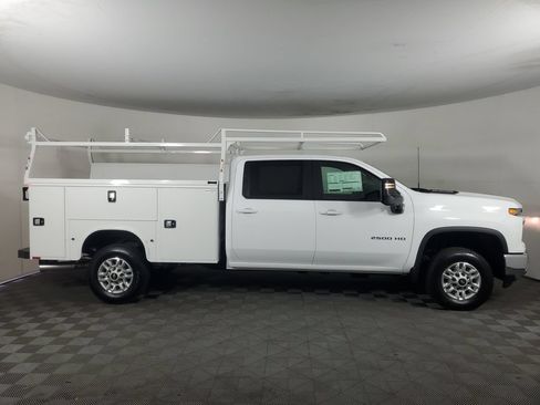 New 2026 Chevrolet Silverado 2500 LT w/ Convenience Package AWD/4WD image 2