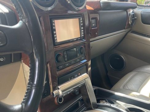 Used 2004 HUMMER H2 w/ Preferred Equipment Group image 20